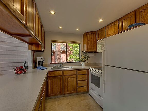 5th image of 75 Lassen Dr