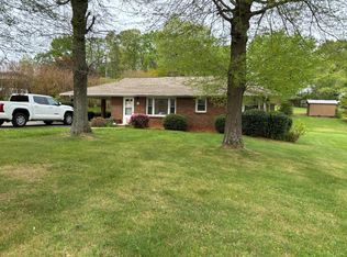 115 W Spencer Rd, Hurt, VA 24563