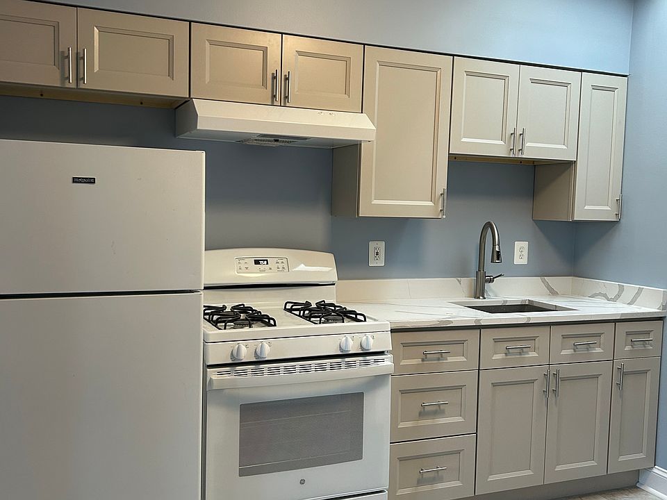 1st image of 2919 Saint Paul St Floor 3