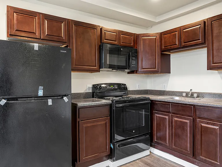 Haverford Apartments — Photo 2