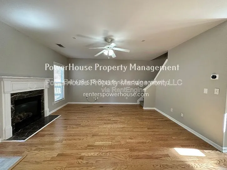 2403 Walnut Tree Ln — Photo 5