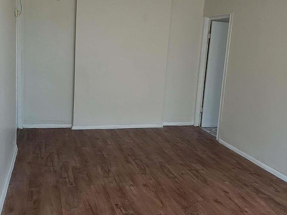 4th image of 361 Fenimore St APT 2R