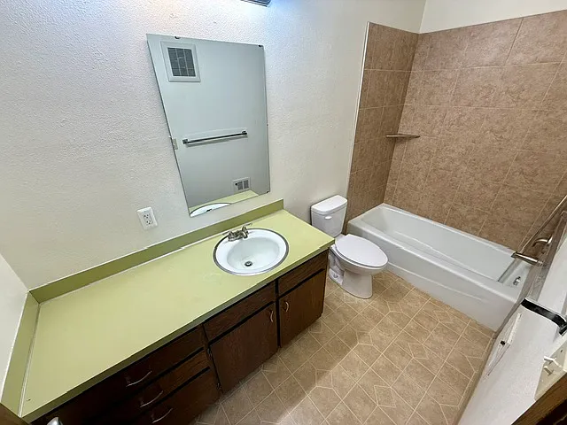 225 W Lincoln Ave #3 — Photo 7