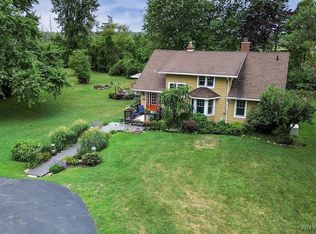 767 Sturgeon Point Rd, Derby, NY 14047