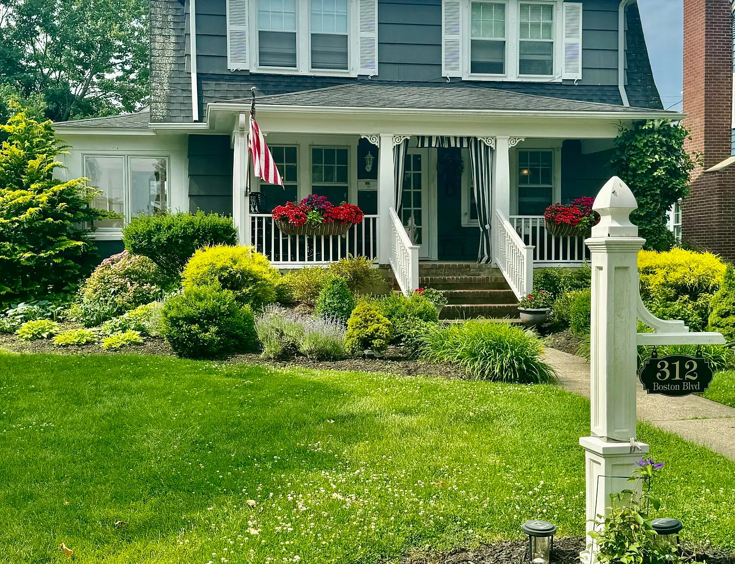 4 bed, 2.5 bath, 2064 sqft, $5,750 — Photo 1