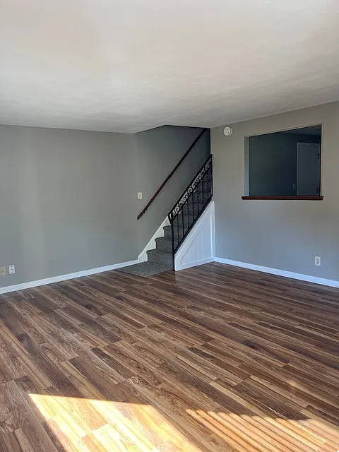 2 bed, 1.5 bath, 1000 sqft, $1,595 — Photo 3