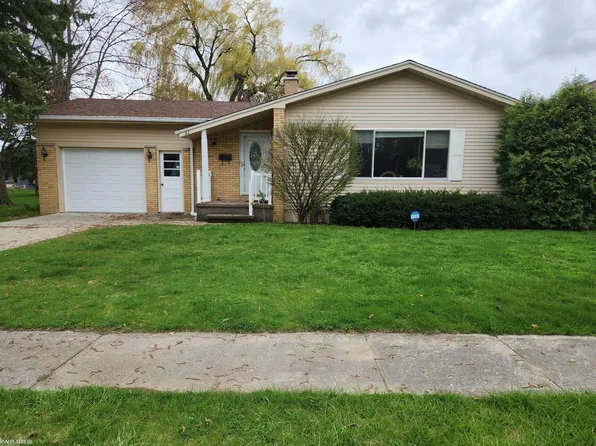 82 Gaige St, Sandusky, MI 48471