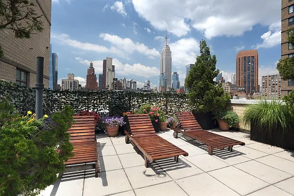 Rented by Manhattan Skyline | media 7
