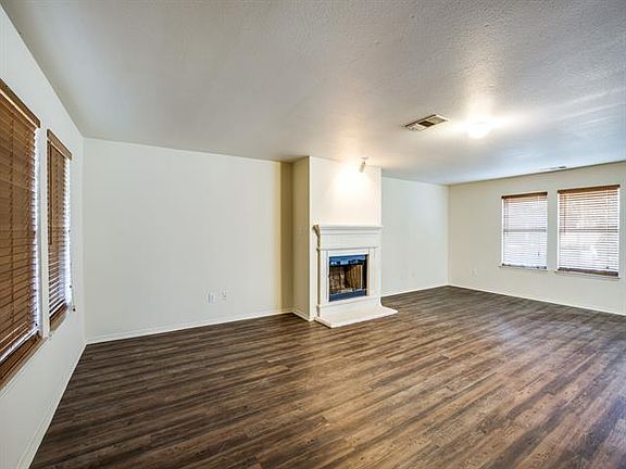 4th image of 3008 Saint Albert Dr