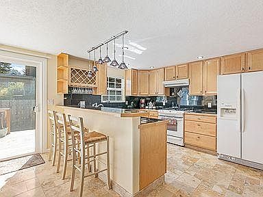4th image of 3038 NW Lee Ave
