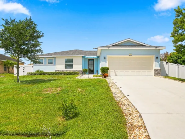 4662 SW YACOLT Drive, Port St Lucie, FL 34953