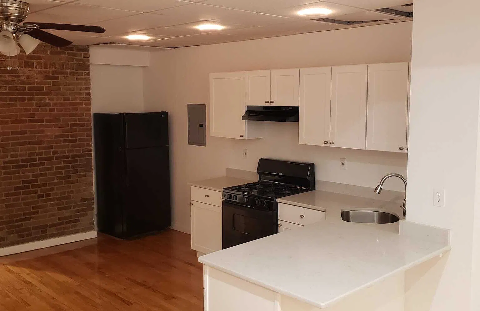 3 bed, $5,100 — Photo 4