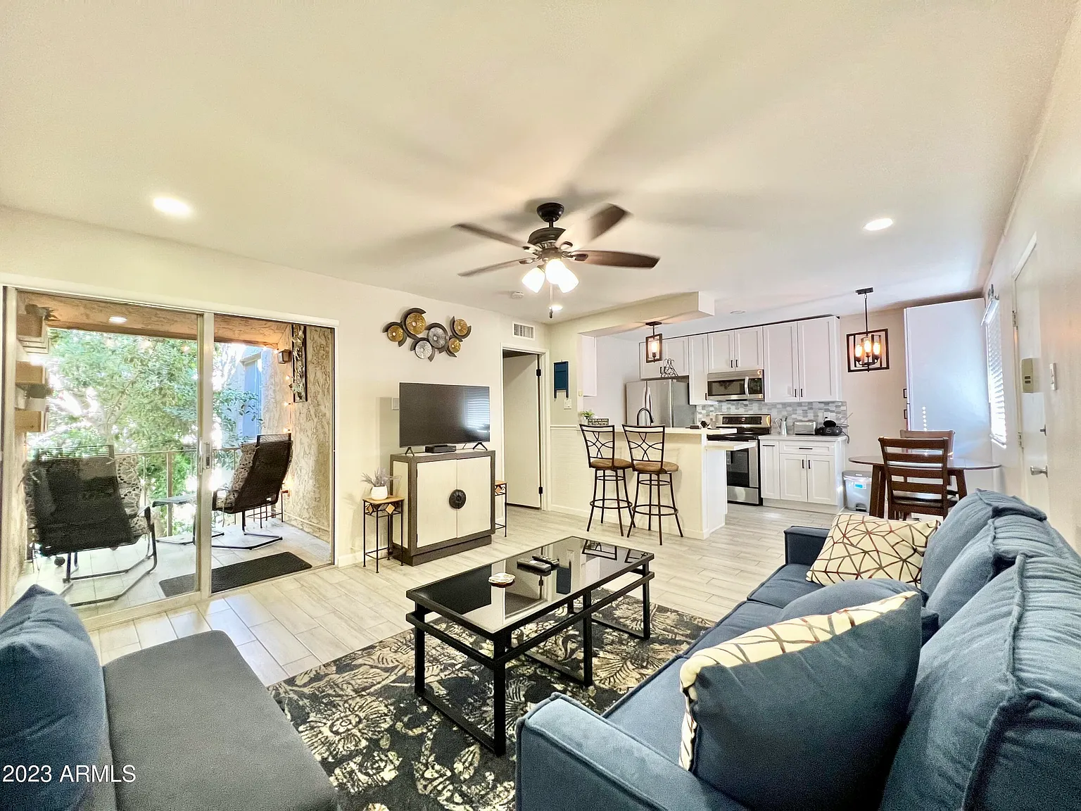 1 bed, 1.0 bath, 649 sqft, $1,595 — Photo 1