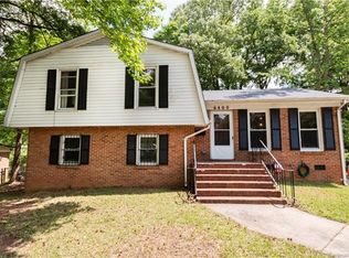 6400 Bridlewood Ln, Charlotte, NC 28215