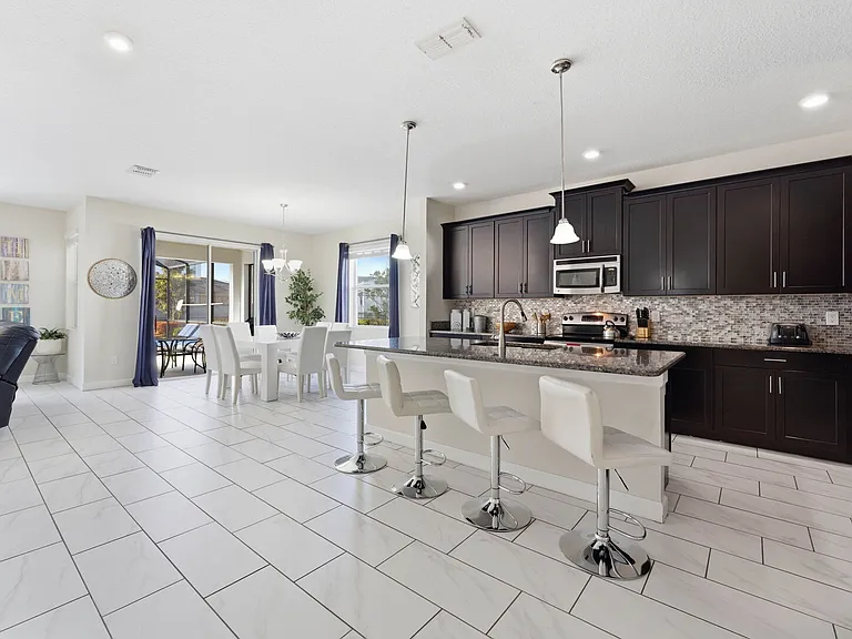 Kings Castle Cir — Photo 15