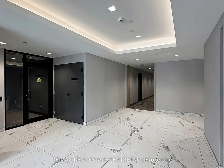 1010 Dundas St E #Penthouse 17 — Photo 8