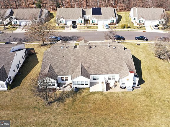 4th image of 11 Peppergrass Dr N