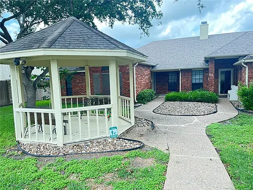 4022 Wood River Dr #2C Photo 1