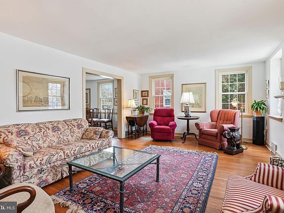 2nd image of 216 Heatherwood Rd