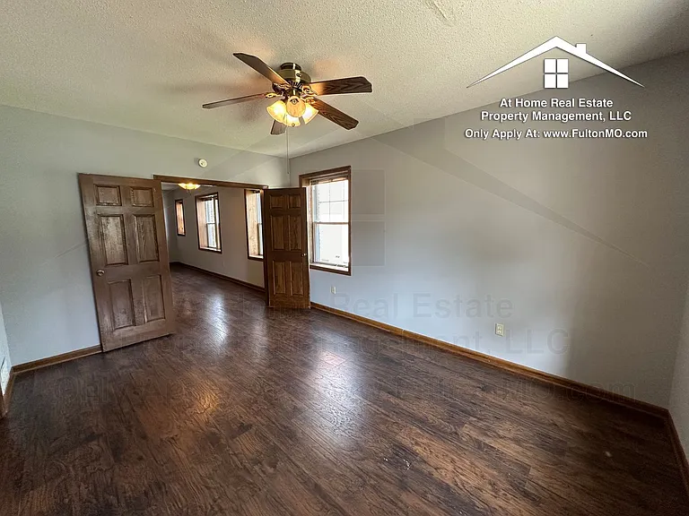 101 E 10th St #105 — Photo 8
