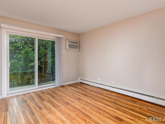 2nd image of 320 N Slusser St #5
