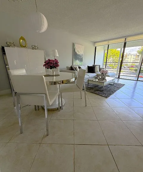 20400 W Country Club Dr #216 — Photo 5