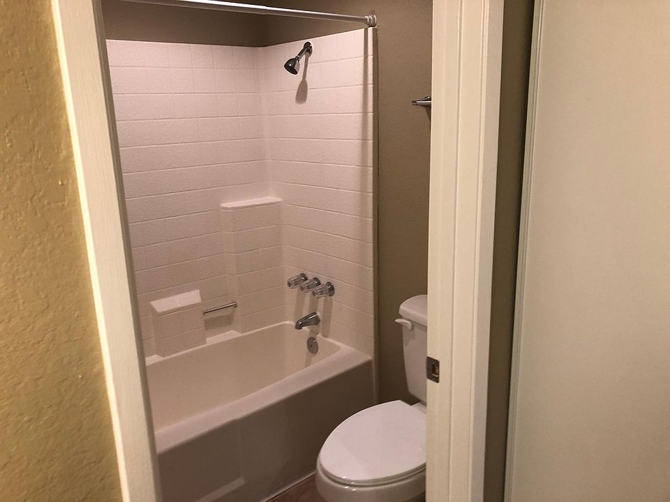 1st image of 2554 Olive Dr APT 33