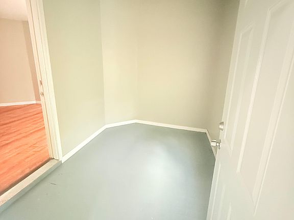 2nd image of 815 Sherburne Ave APT 2