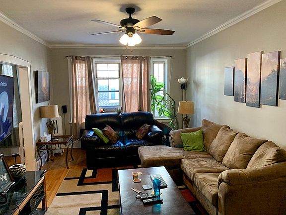 2nd image of 433 N Lombard Ave APT 2
