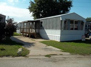 14 Red Fir Ln, Wood River, IL 62095