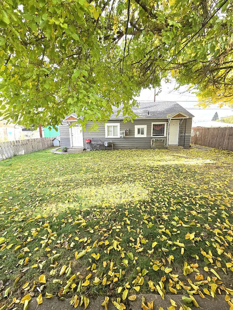 411 S Naches Avenue — Photo 2