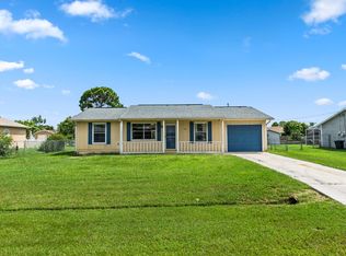 462 SW Exmore Ave, Pt Saint Lucie, FL 34953