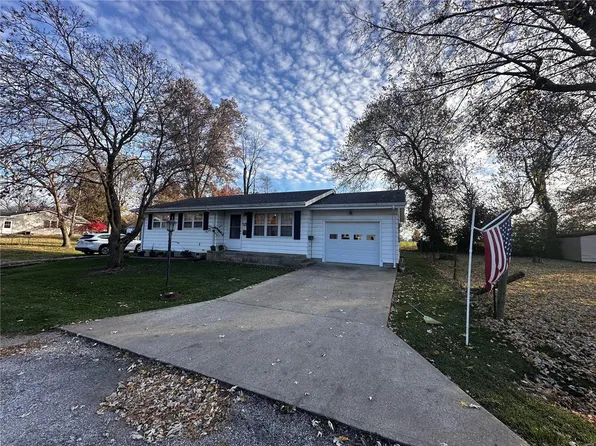 216 E South St, Bowling Green, MO 63334