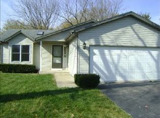 301 Picadilly Dr SE, Poplar Grove, IL 61065