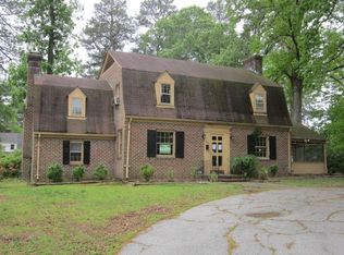 1128 E Woodland Rd, Petersburg, VA 23805