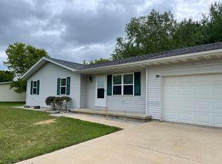 2109 Robin Rd, Mahomet, IL 61853