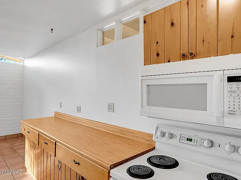 7931 E Malvern Pl — Photo 12