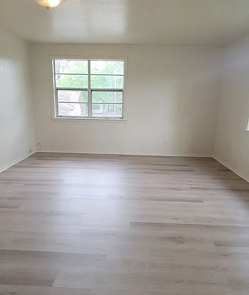 3323 1/2 Darien St #B — Photo 7