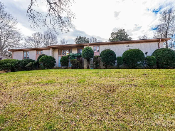 641 20th Avenue Dr NW, Hickory, NC 28601