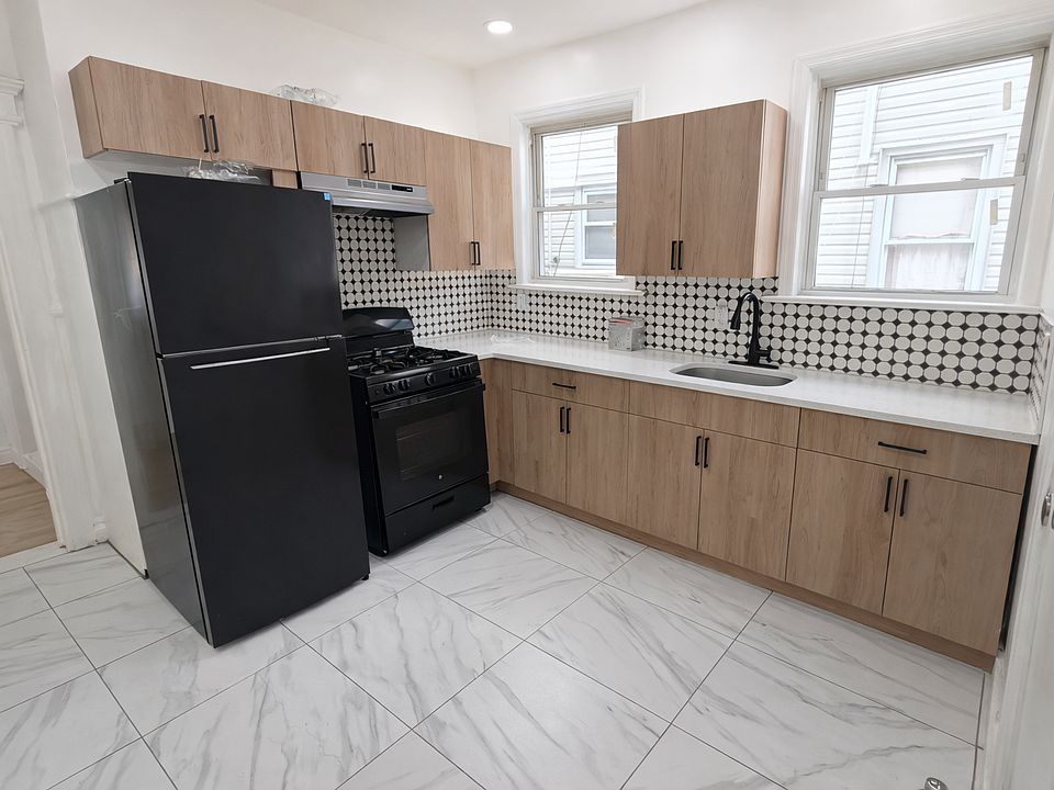 1st image of 878 S 19th St #1A