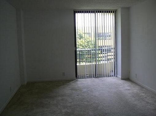 2nd image of 3300 NE 191st St APT 1101