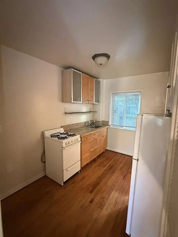 Studio, 1.0 bath, $1,385 — Photo 3