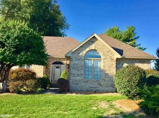 3971 Lake Forest Dr, Sterling Heights, MI 48314