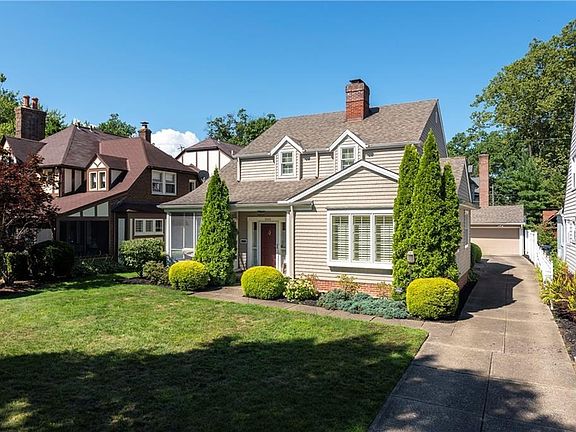 2nd image of 1066 Kenneth Dr