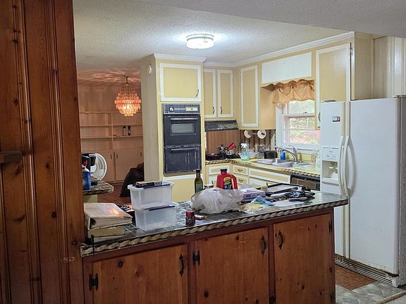 3rd image of 1300 Park Ave