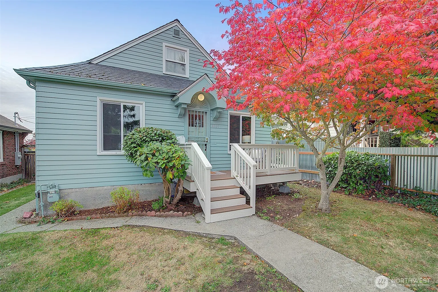 4021 40th Avenue SW photo 1