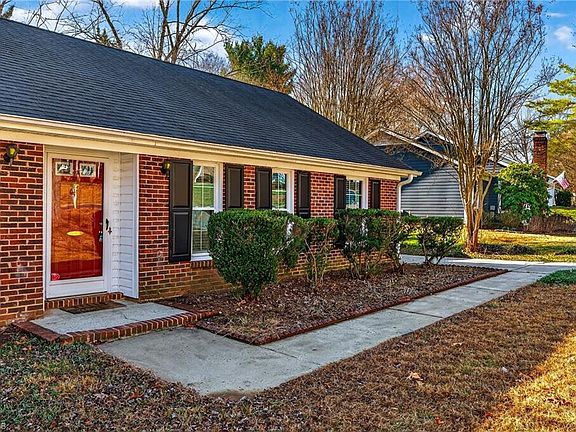 3rd image of 3903 Talmaga Ln