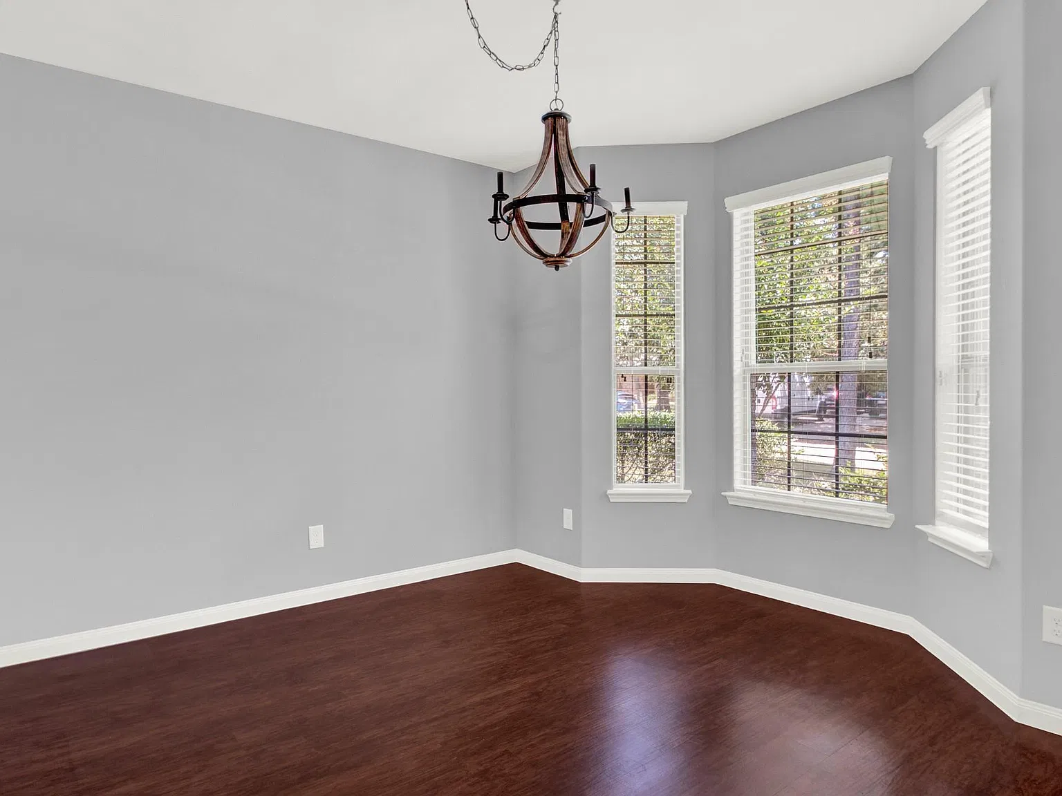 3 bed, 2.0 bath, 1707 sqft, $2,050 — Photo 4