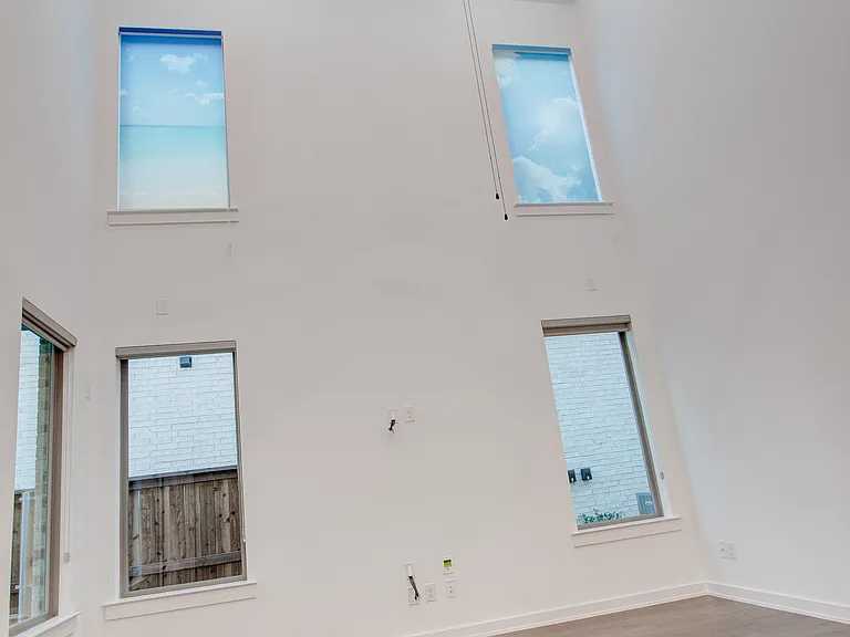 724 Kendall Ln — Photo 22