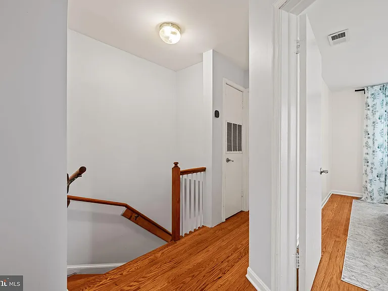 139 Hawaii Ave NE — Photo 8